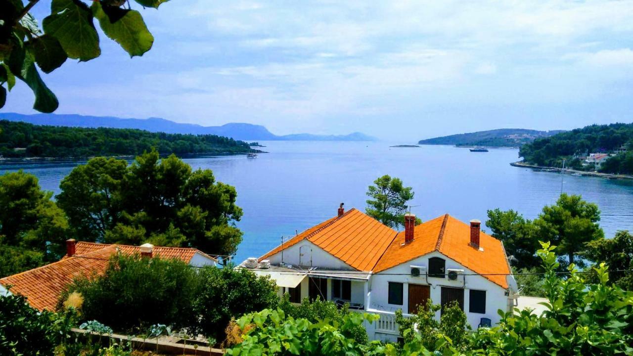 Apartments Vukas Lumbarda Exterior photo